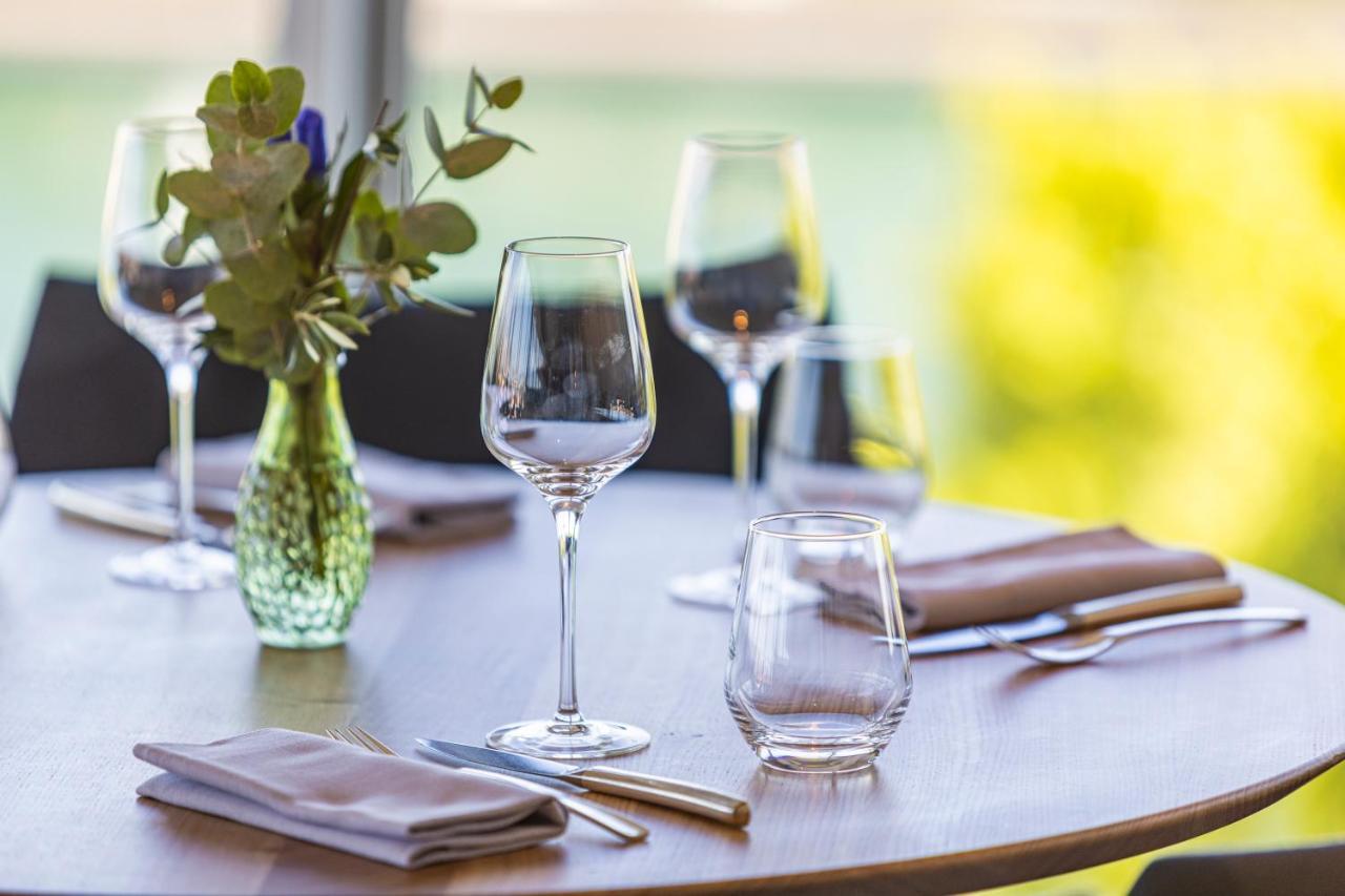 Sofitel Lyon Bellecour Hotel Екстериор снимка Wine glasses
