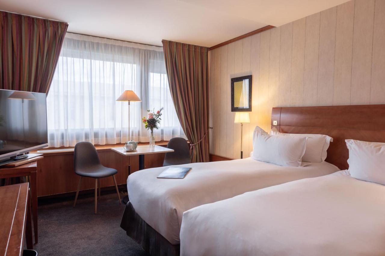Sofitel Lyon Bellecour Hotel Екстериор снимка A typical room at the hotel