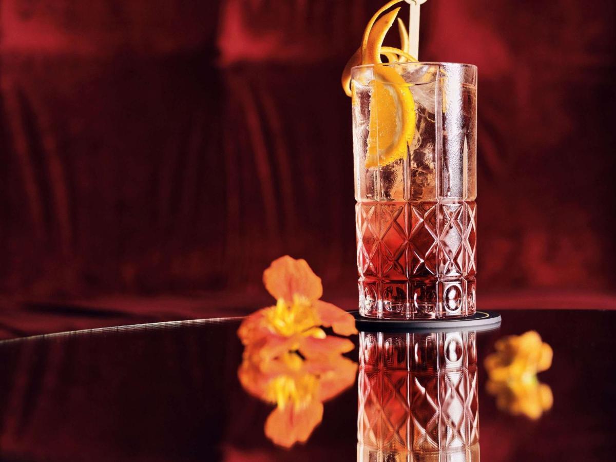 Sofitel Lyon Bellecour Hotel Екстериор снимка A glass of Vermouth
